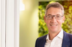 Andreas Bartsch, Sparkasse Marburg-Biedenkopf ist Laudator bei Hessischer Gründerpreis 2024