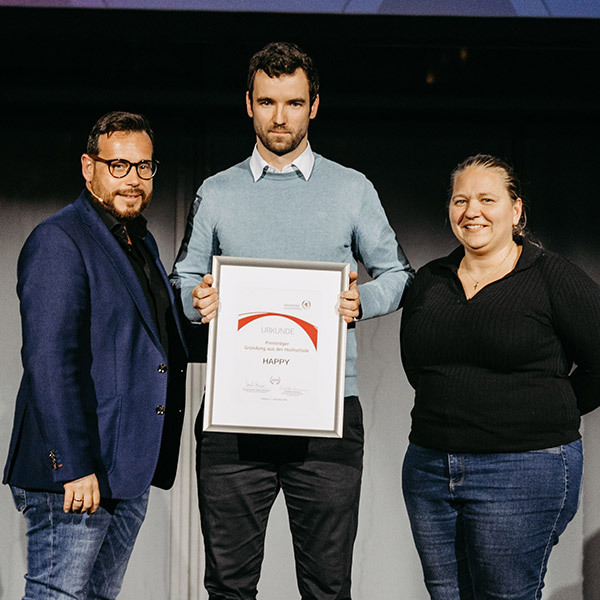David Adam und Dr. Nicole Paczia von HAPPY sind Preisträger:in bei Hessischer Gründerpreis 2024