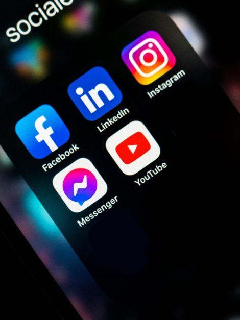  Social Media